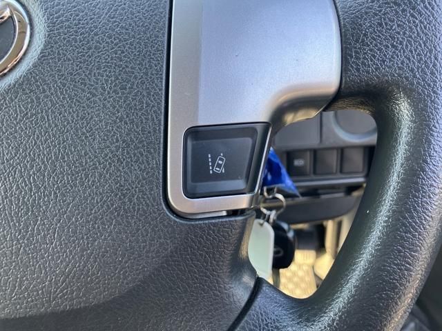 TOYOTA HIACE van 4WD 2019