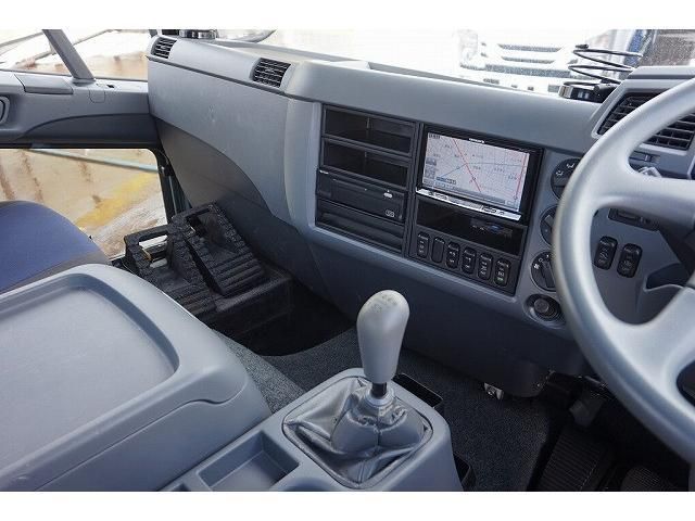 MITSUBISHI FUSOU FIGHTER 2015