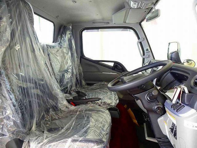 MITSUBISHI CANTER 2024