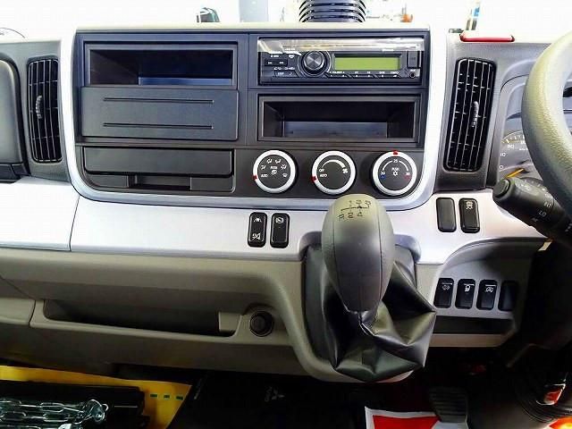 MITSUBISHI CANTER 2024