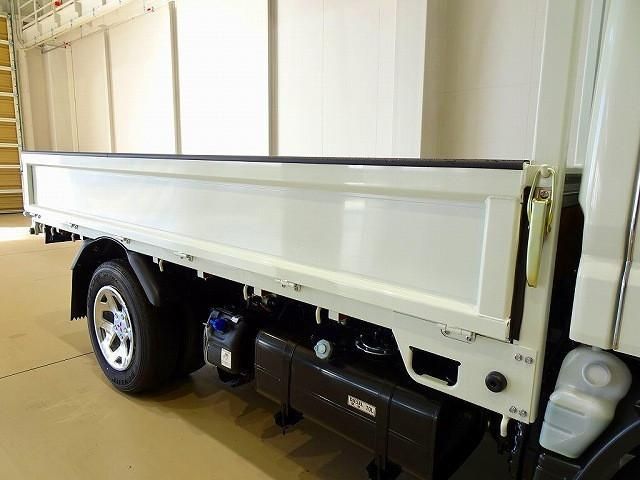 MITSUBISHI CANTER 2024