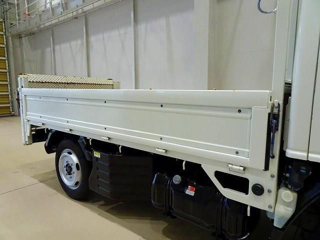 ISUZU ELF 2018