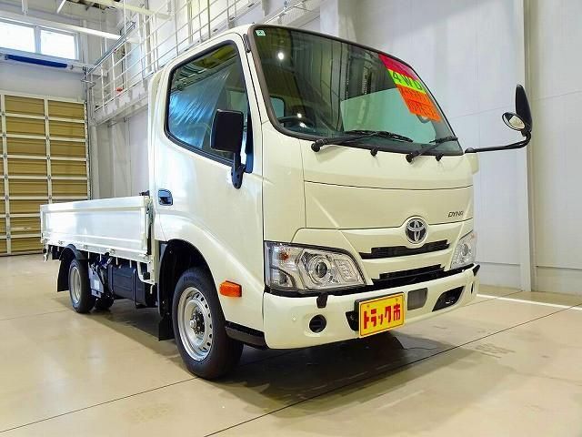 TOYOTA DYNA 2025