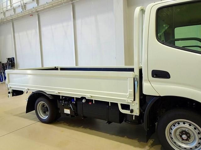 TOYOTA DYNA 2025