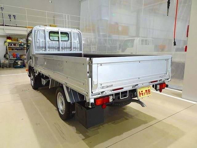 TOYOTA DYNA 2021