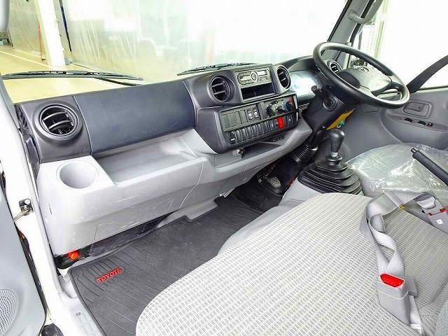 TOYOTA DYNA 2021