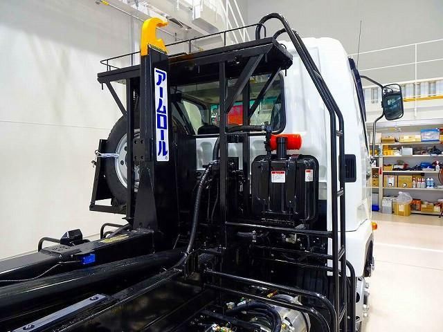 MITSUBISHI FUSOU FIGHTER 2025