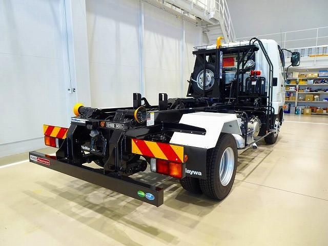 MITSUBISHI FUSOU FIGHTER 2025