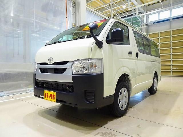 TOYOTA HIACE van 4WD 2025
