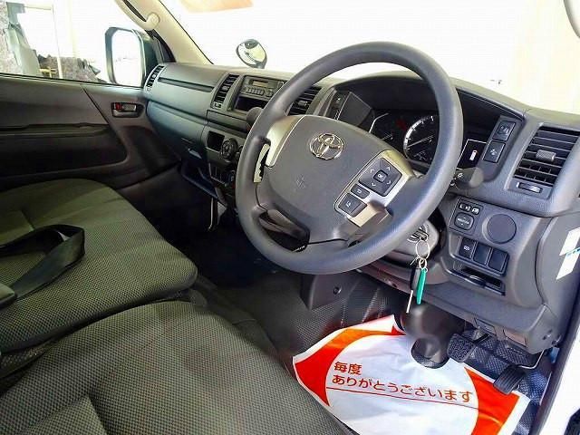 TOYOTA HIACE van 4WD 2025