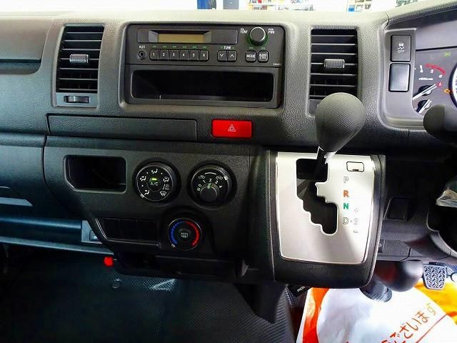 TOYOTA HIACE van 4WD 2025