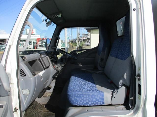 MITSUBISHI CANTER 2004