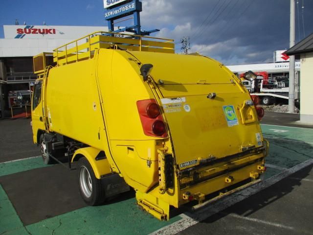 MITSUBISHI CANTER 2010