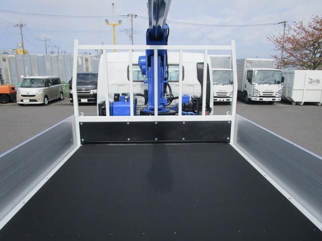 MITSUBISHI CANTER 2023