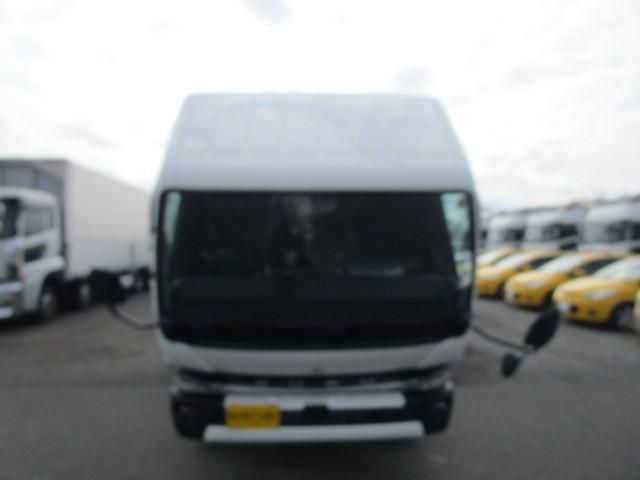 MITSUBISHI CANTER 2023