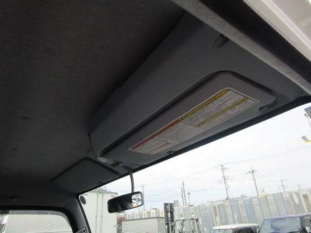 MITSUBISHI CANTER 2023