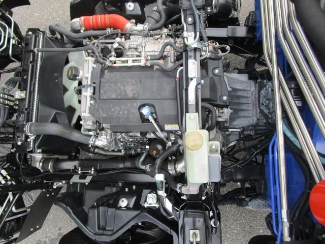 MITSUBISHI CANTER 2023