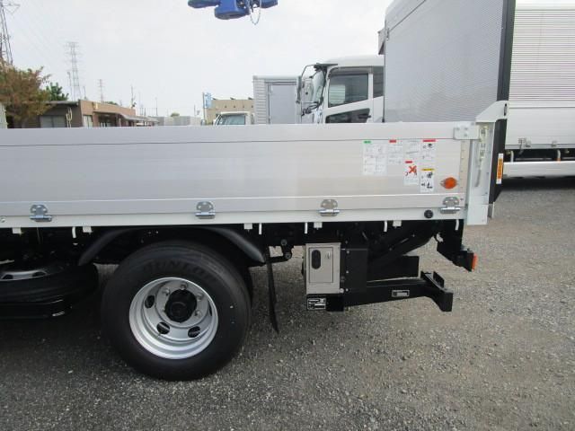 MITSUBISHI CANTER 2023