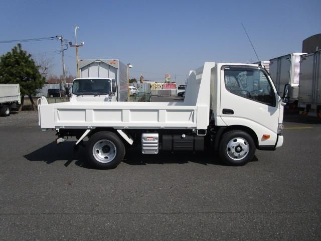 HINO DUTRO 2023