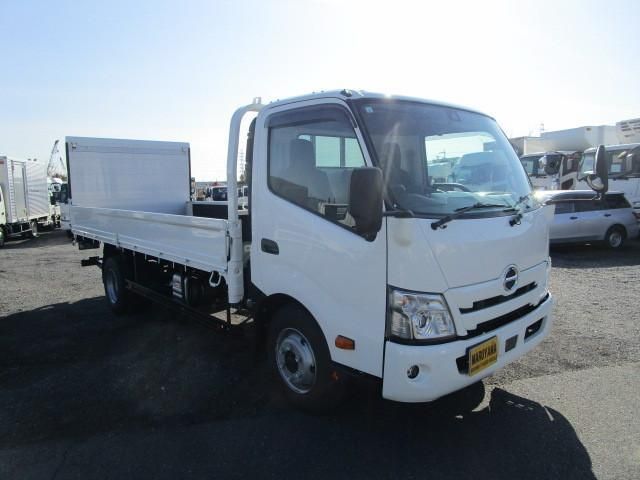HINO DUTRO 2024