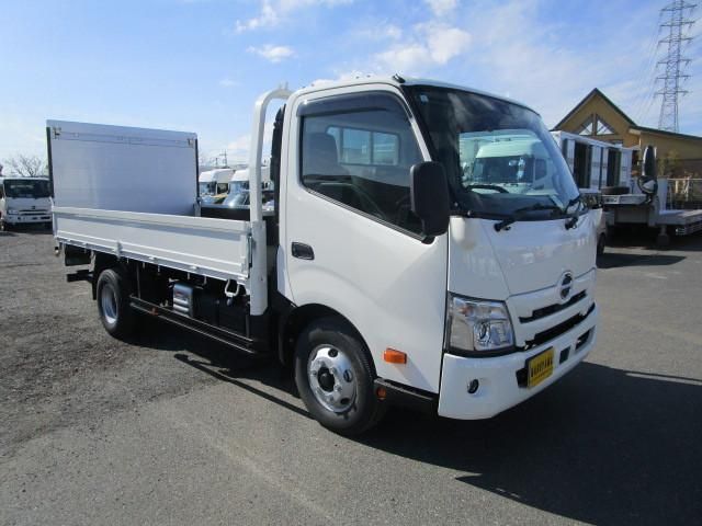 HINO DUTRO 2024