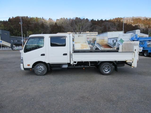 TOYOTA DYNA 2019