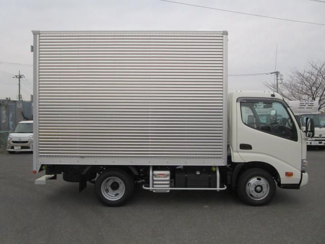 HINO DUTRO 2024