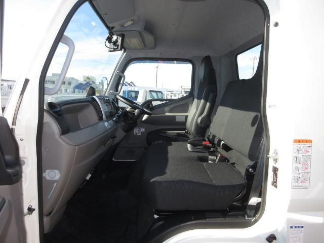 MITSUBISHI CANTER 2024