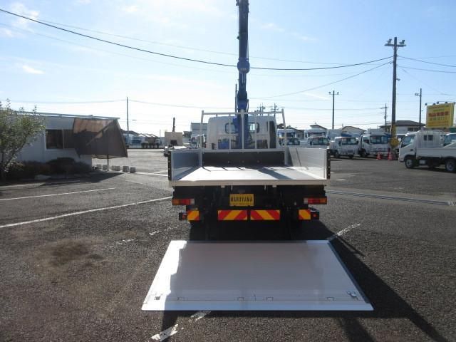 MITSUBISHI CANTER 2024