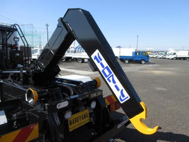 MITSUBISHI FUSOU FIGHTER 2025