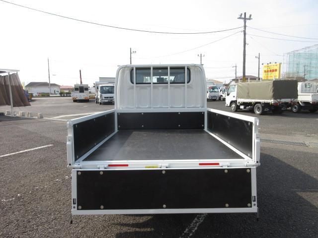 MITSUBISHI CANTER 2025