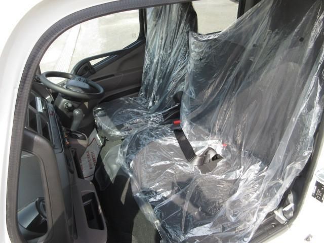 MITSUBISHI CANTER 2025