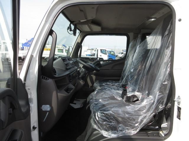 MITSUBISHI CANTER 2025