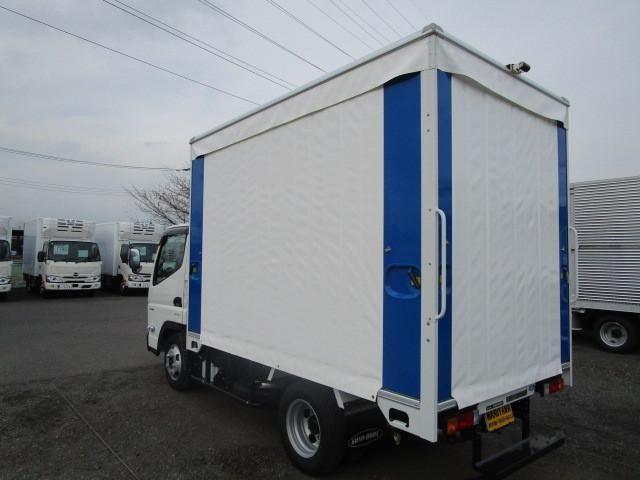 MITSUBISHI CANTER 2025