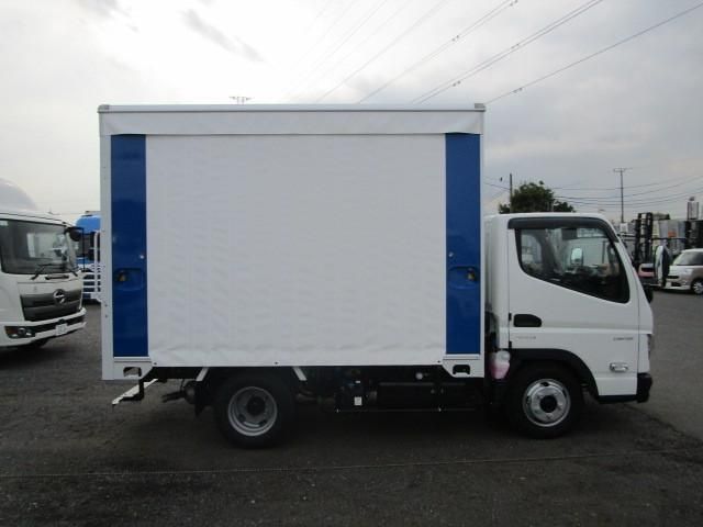 MITSUBISHI CANTER 2025