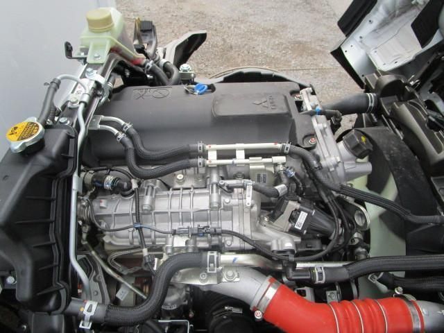 MITSUBISHI CANTER 2025