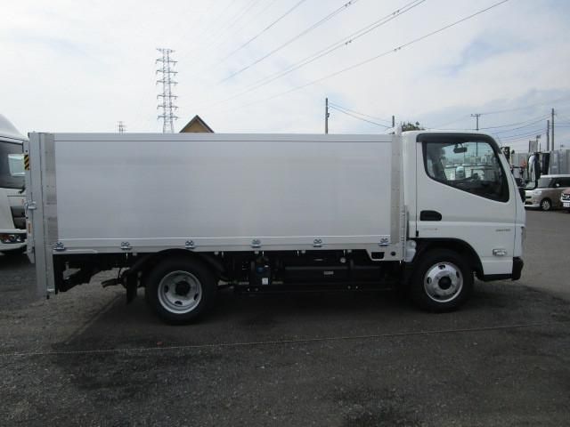MITSUBISHI CANTER 2025