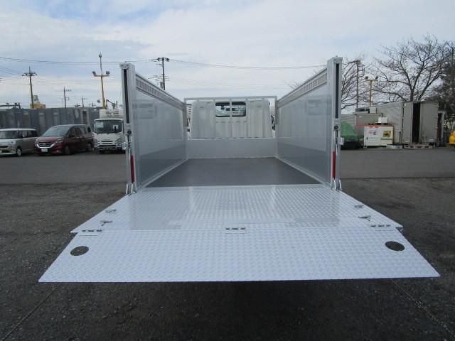 MITSUBISHI CANTER 2025