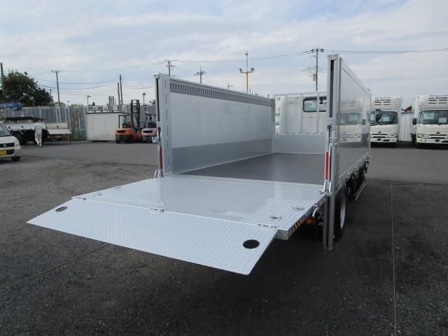 MITSUBISHI CANTER 2025