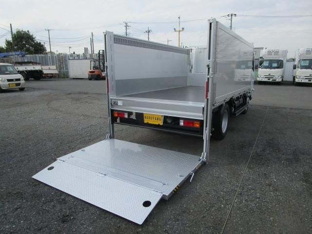 MITSUBISHI CANTER 2025