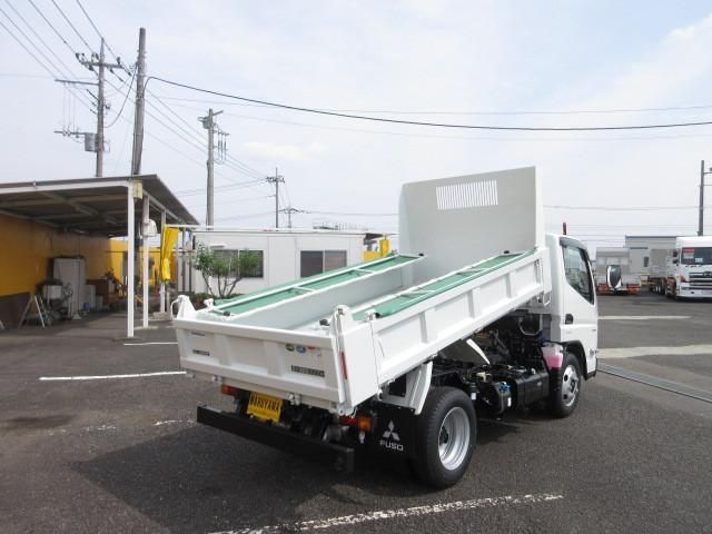MITSUBISHI CANTER 2025
