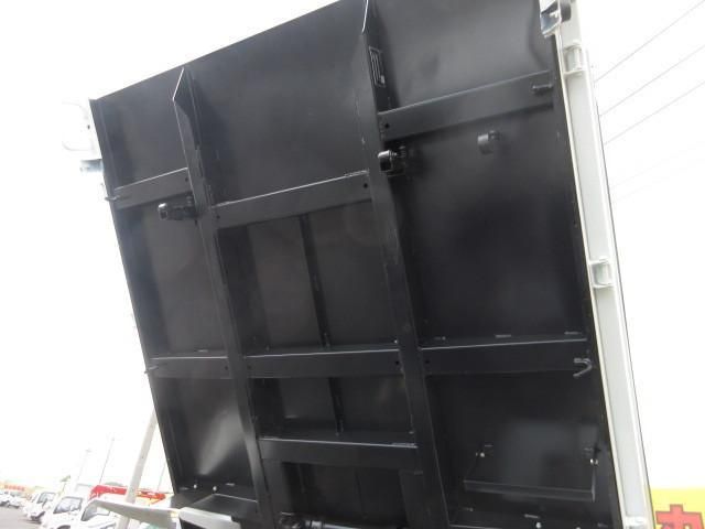 MITSUBISHI CANTER 2025