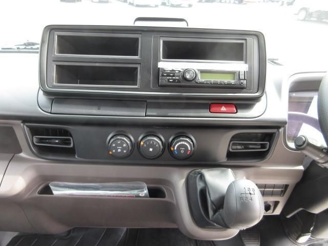 MITSUBISHI CANTER 2025