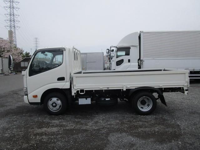 TOYOTA DYNA 2024