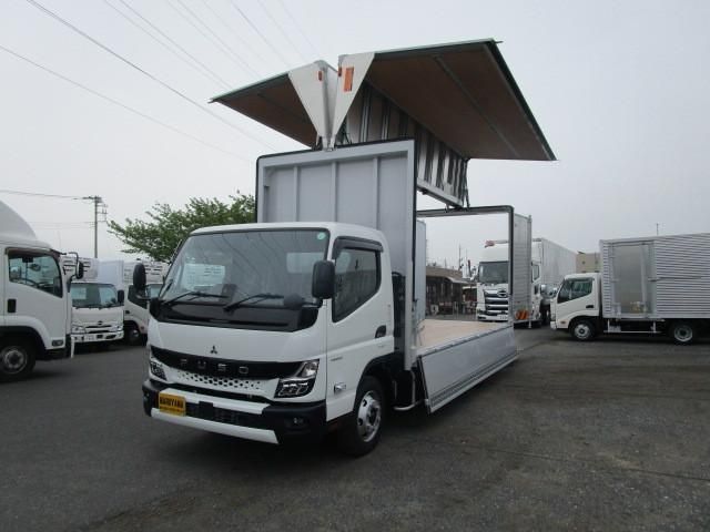 MITSUBISHI CANTER 2025