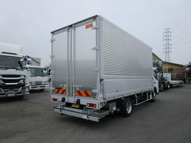 MITSUBISHI CANTER 2025
