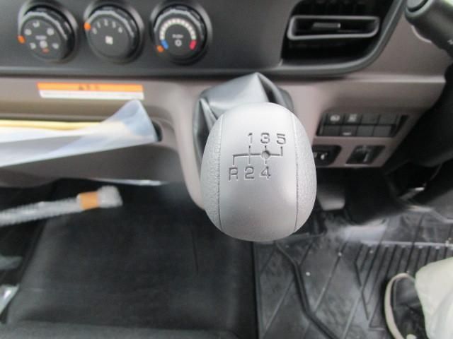 MITSUBISHI CANTER 2025