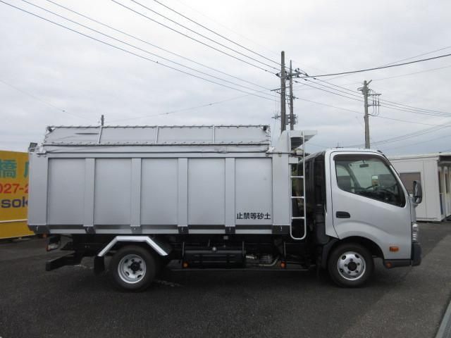 TOYOTA DYNA 2012