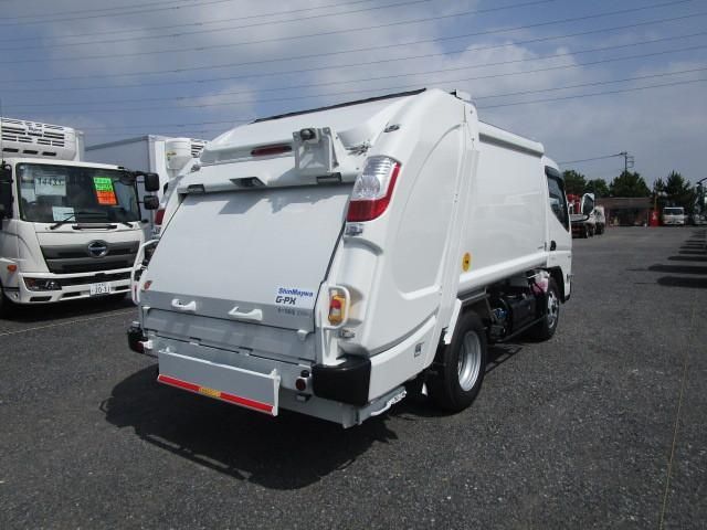 MITSUBISHI CANTER 2024