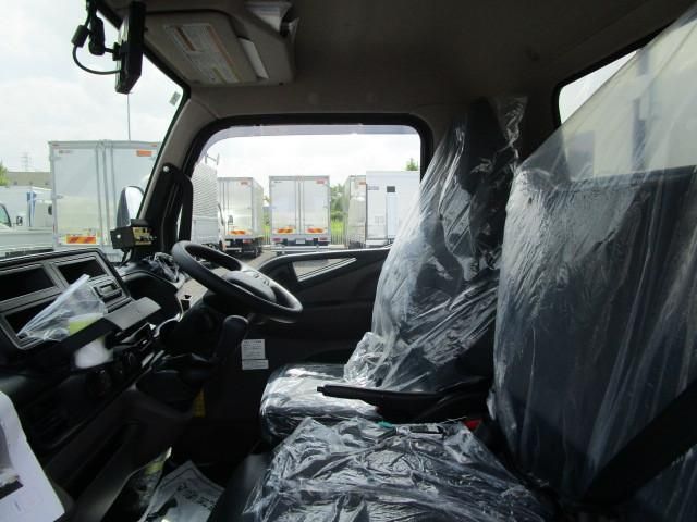 MITSUBISHI CANTER 2024